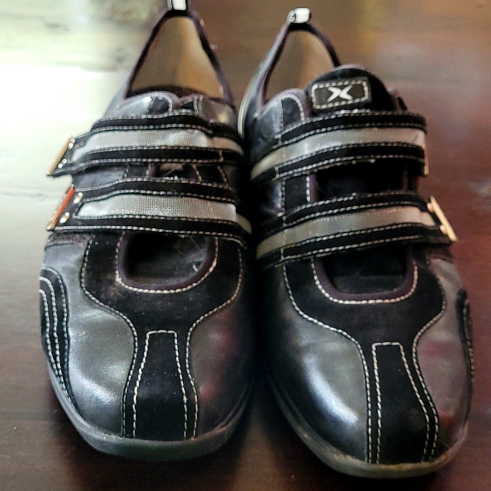 Aetrex Abbey velcro black shoe